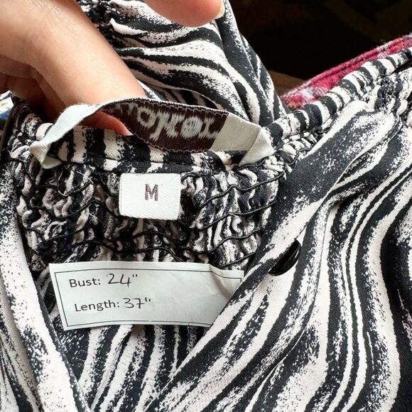 Tucker Women Black-Beige 100% Silk V-Neck Long Sleeve Tie Waist Dress Size M - Picture 7 of 8